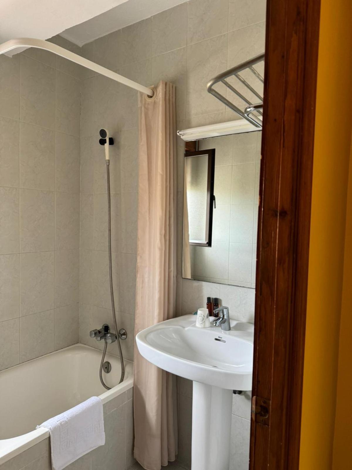 El Castanu De Cue Hotel Екстериор снимка